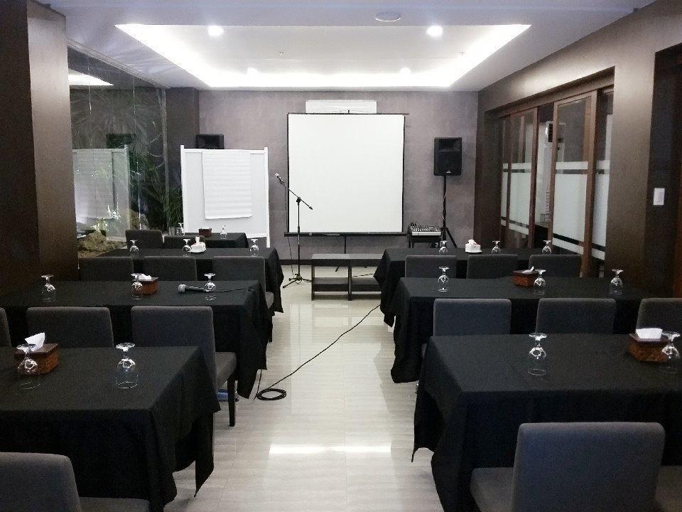 GT Hotel Iloilo Extérieur photo