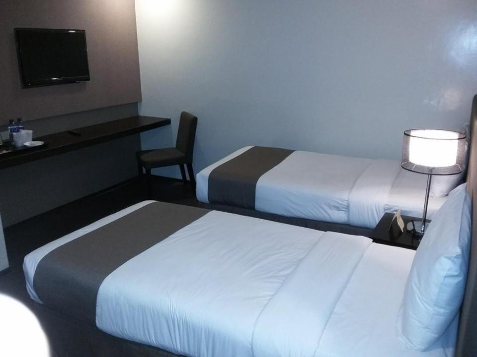 GT Hotel Iloilo Extérieur photo